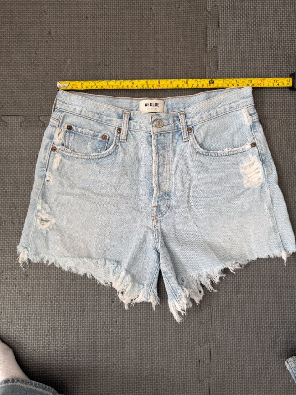 AGOLDE Parker Long Shorts- Light Wash Distressed - 28- MSRP $138 - Picture 8 of 14